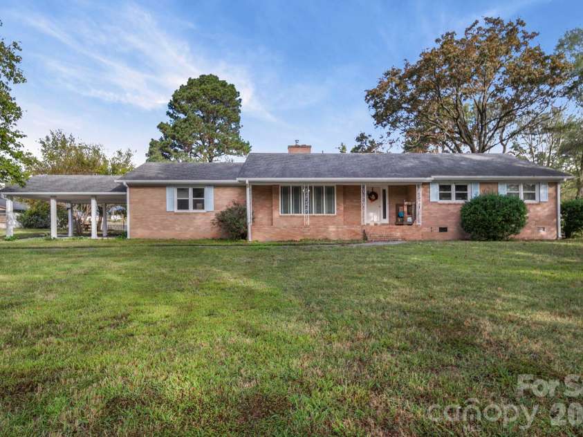 5221 Gilboa Road, Marshville, NC 28103.  MLS# CAR4313335, YatesRealty ID 6845. 
