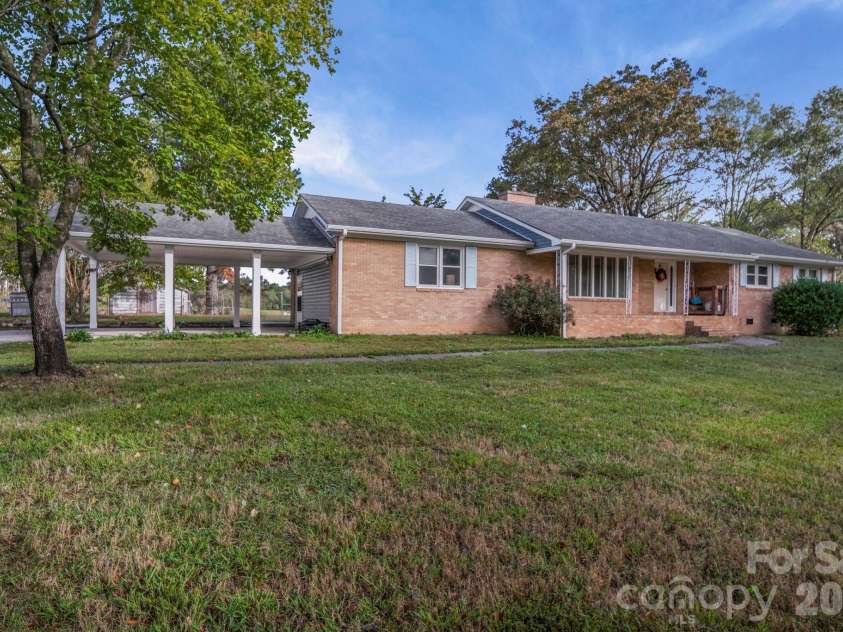 5221 Gilboa Road, Marshville, NC 28103.  MLS# CAR4313335, YatesRealty ID 6845. 