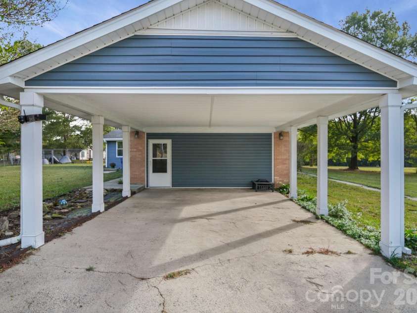 5221 Gilboa Road, Marshville, NC 28103.  MLS# CAR4313335, YatesRealty ID 6845. 