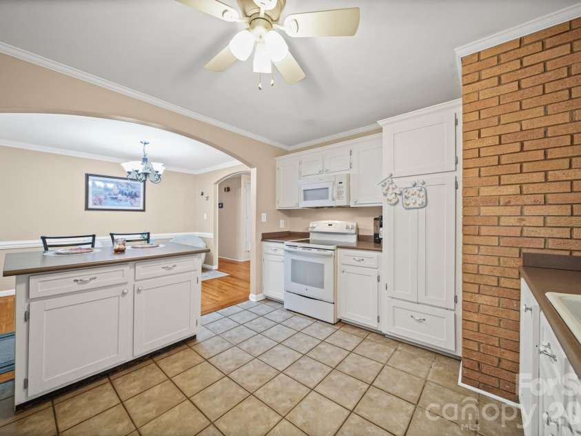 5221 Gilboa Road, Marshville, NC 28103.  MLS# CAR4313335, YatesRealty ID 6845. 