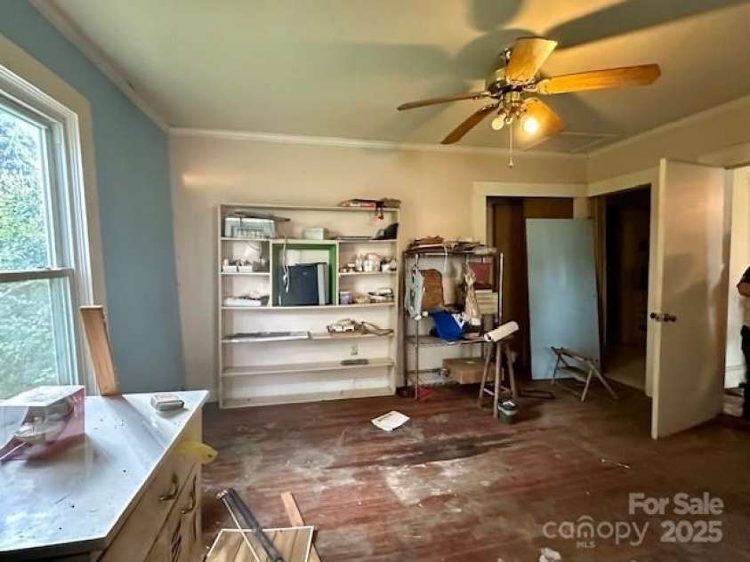 6000 Main Street, Salisbury, NC 28147.  MLS# CAR4248591, YatesRealty ID 6845. ACTUAL - FRONT BEDROOM IS PRIMARY - DOOR ON BACKWALL DESIGNED FOR CLOSET (NEEDS REPAIR). DOOR ON BACK RIGHT IS BATHROOM