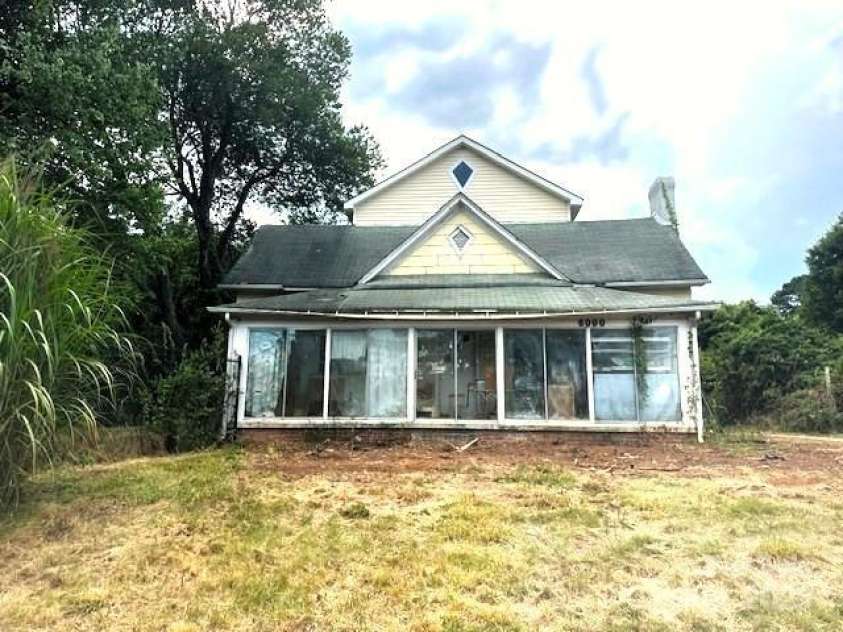 6000 Main Street, Salisbury, NC 28147.  MLS# CAR4248591, YatesRealty ID 6845. HOUSE HAS SO MUCH TO OFFER AND IS READY TO SHINE AGAIN!