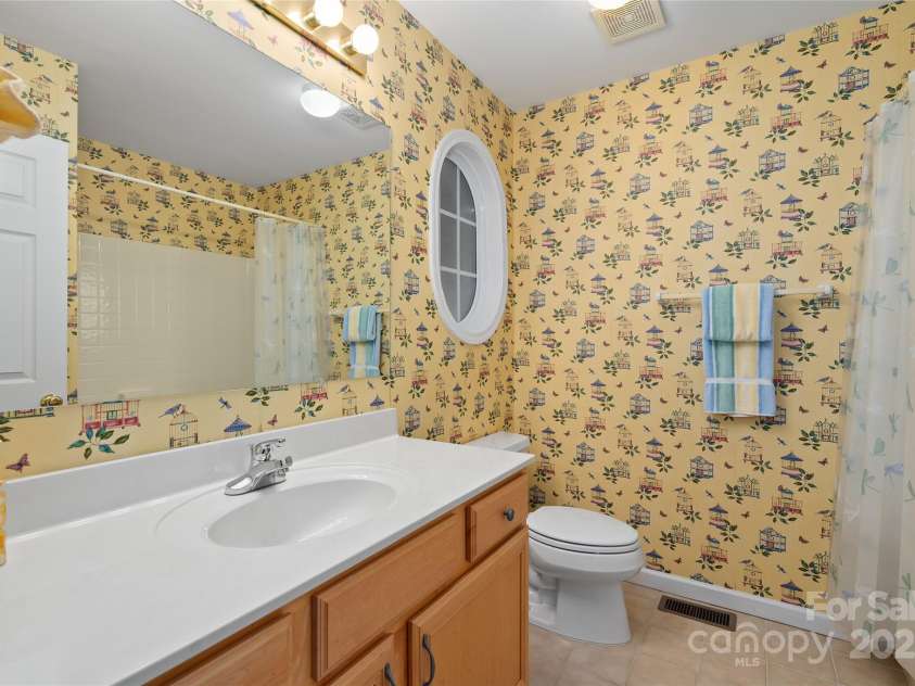 264 Charlestown Drive, Hendersonville, NC 28792.  MLS# CAR4325635, YatesRealty ID 6846. 