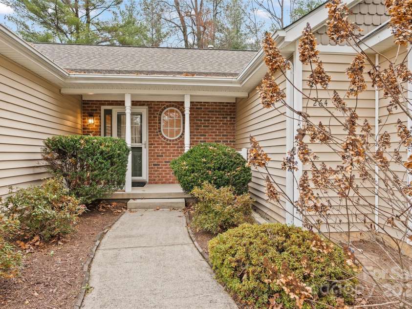 264 Charlestown Drive, Hendersonville, NC 28792.  MLS# CAR4325635, YatesRealty ID 6846. 