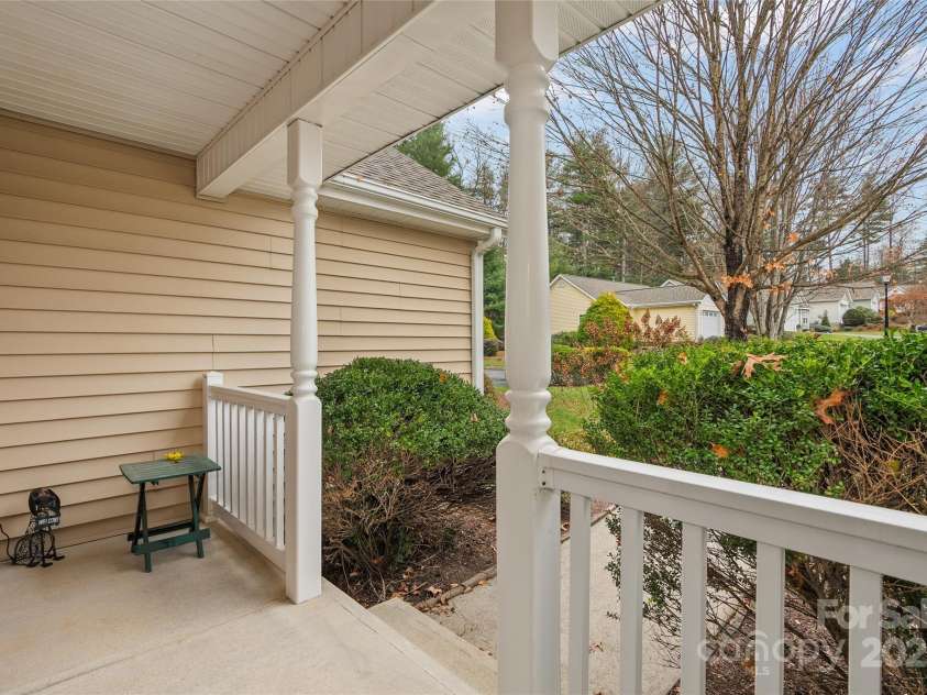 264 Charlestown Drive, Hendersonville, NC 28792.  MLS# CAR4325635, YatesRealty ID 6846. 