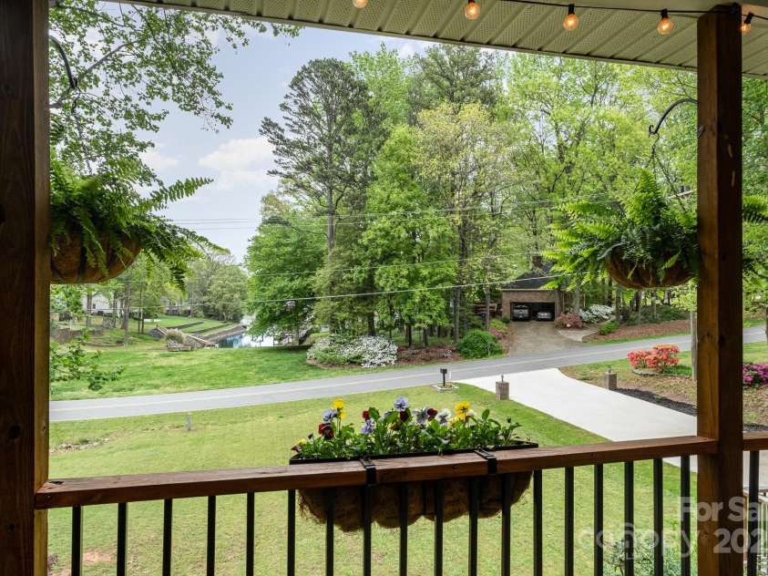 4517 Lake Shore Road, Denver, NC 28037.  MLS# CAR4246724, YatesRealty ID 6846. 