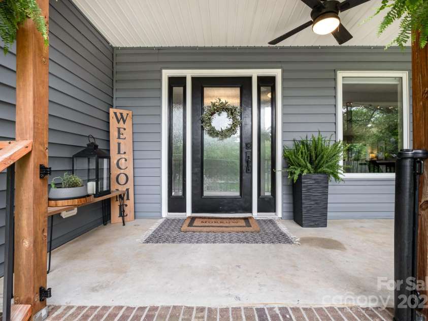 4517 Lake Shore Road, Denver, NC 28037.  MLS# CAR4246724, YatesRealty ID 6846. 