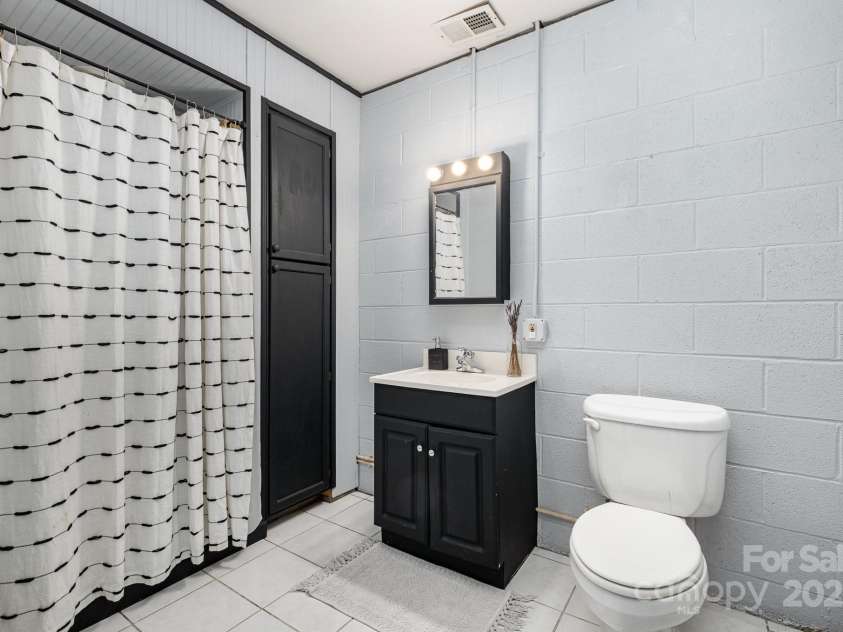 4517 Lake Shore Road, Denver, NC 28037.  MLS# CAR4246724, YatesRealty ID 6846. Basement bathroom