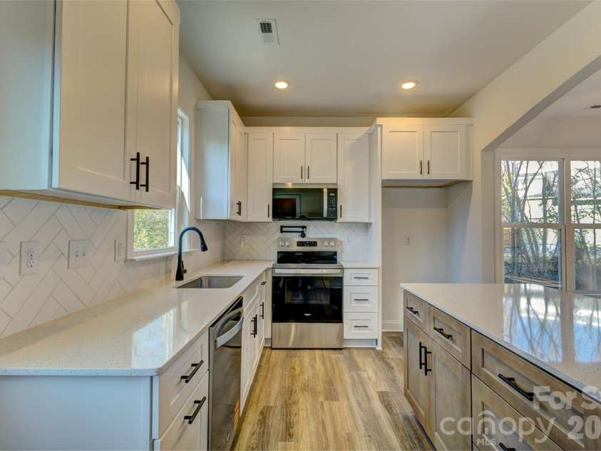 609 Buffalo Street, Shelby, NC 28150.  MLS# CAR4328307, YatesRealty ID 6847. 