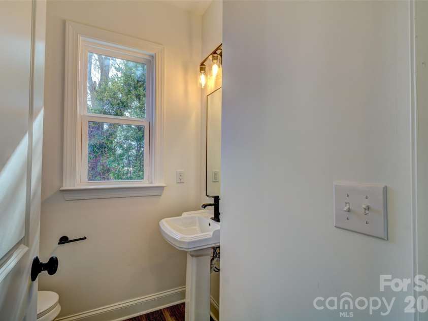 609 Buffalo Street, Shelby, NC 28150.  MLS# CAR4328307, YatesRealty ID 6847. 
