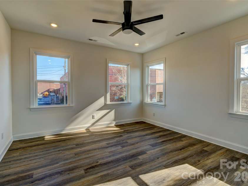 609 Buffalo Street, Shelby, NC 28150.  MLS# CAR4328307, YatesRealty ID 6847. 