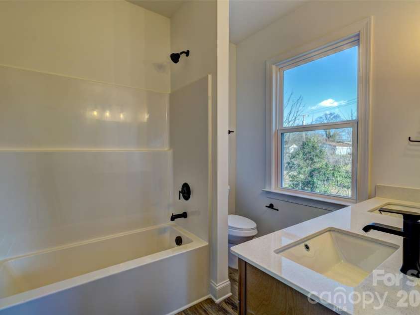 609 Buffalo Street, Shelby, NC 28150.  MLS# CAR4328307, YatesRealty ID 6847. 