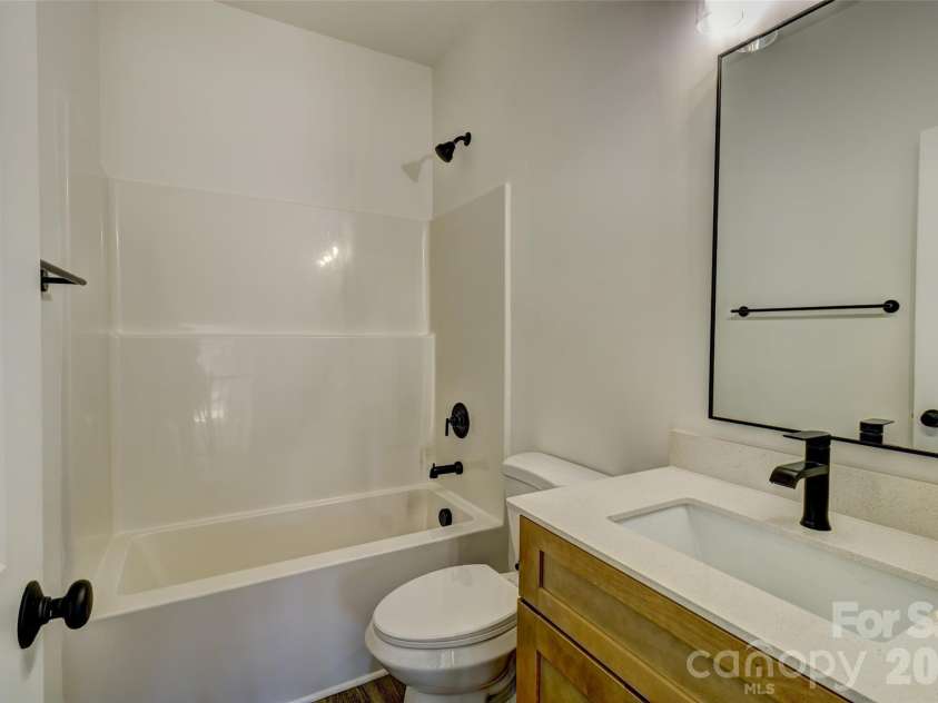609 Buffalo Street, Shelby, NC 28150.  MLS# CAR4328307, YatesRealty ID 6847. 