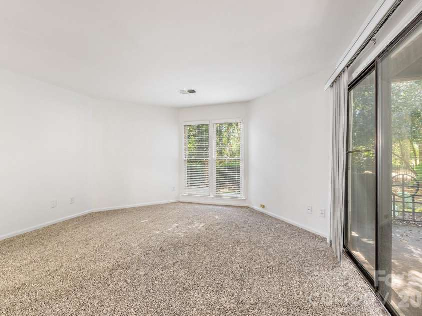 2715 Selwyn Avenue, Charlotte, NC 28209.  MLS# CAR4362710, YatesRealty ID 6849. Bedroom 1