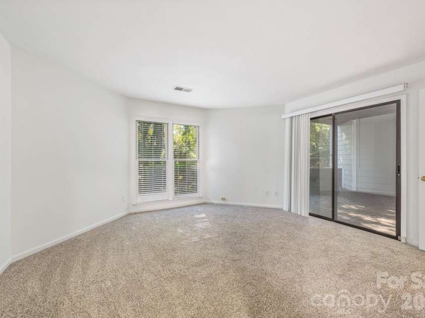 2715 Selwyn Avenue, Charlotte, NC 28209.  MLS# CAR4362710, YatesRealty ID 6849. Bedroom 1