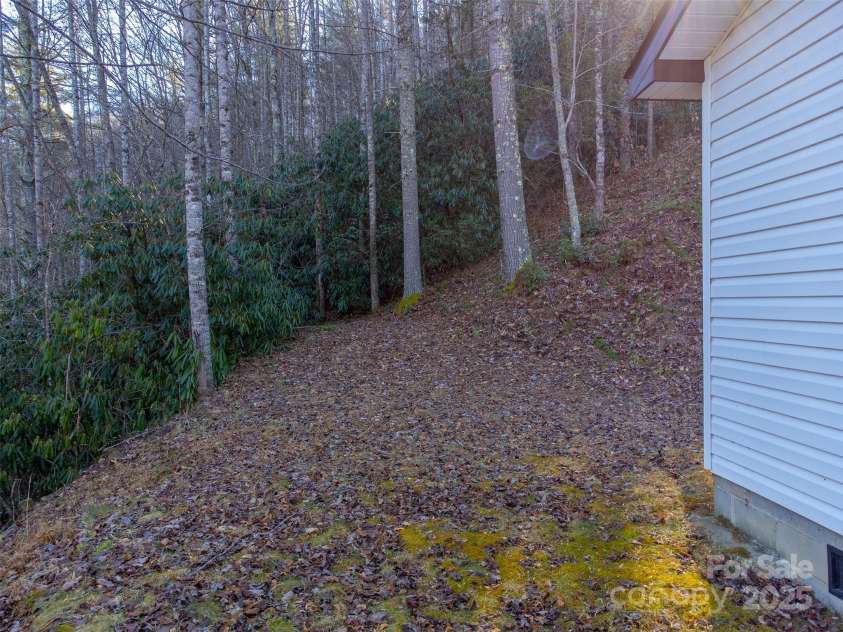 109 Hog Cove Road, Sylva, NC 28779.  MLS# CAR4332121, YatesRealty ID 685. 