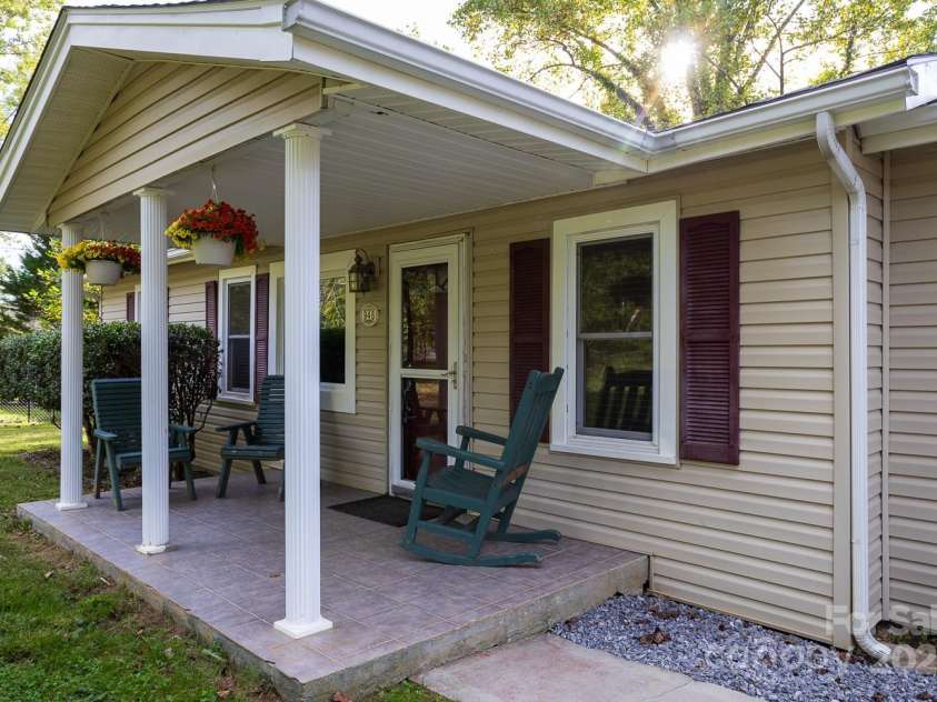 948 Riceville Road, Asheville, NC 28805.  MLS# CAR4311610, YatesRealty ID 685. 