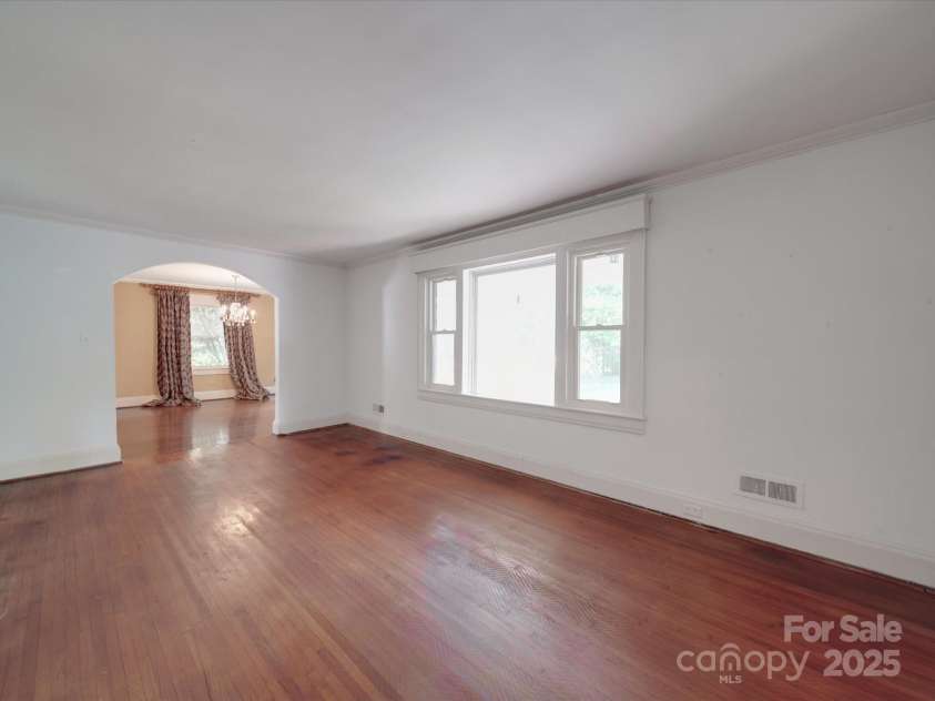 2326 Armstrong Circle, Gastonia, NC 28054.  MLS# CAR4243976, YatesRealty ID 6850. 