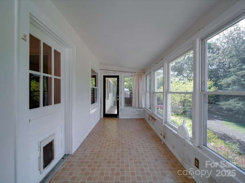 2326 Armstrong Circle, Gastonia, NC 28054.  MLS# CAR4243976, YatesRealty ID 6850. 