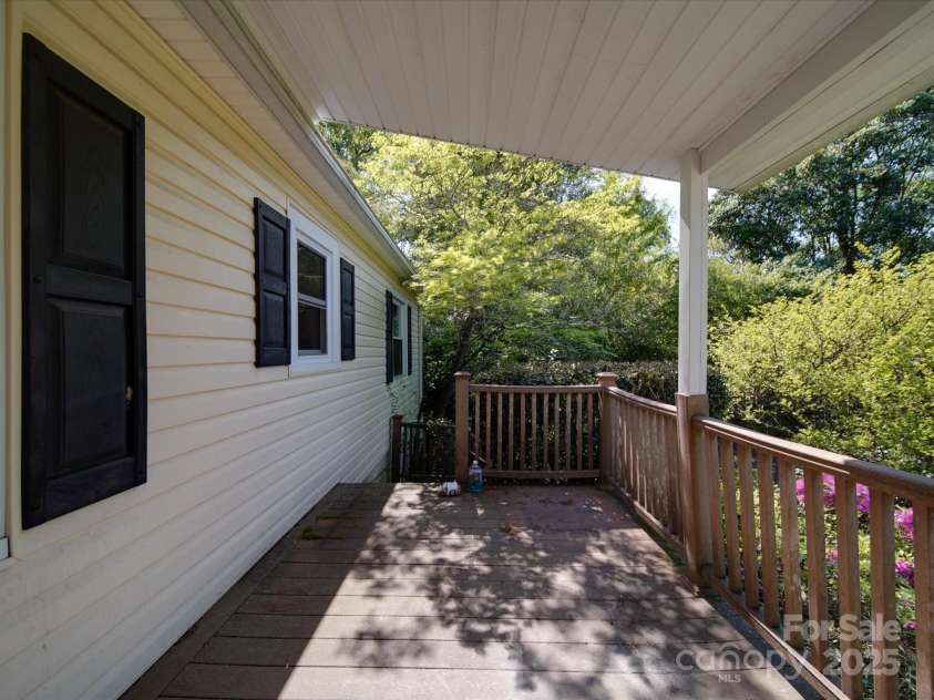 2326 Armstrong Circle, Gastonia, NC 28054.  MLS# CAR4243976, YatesRealty ID 6850. 