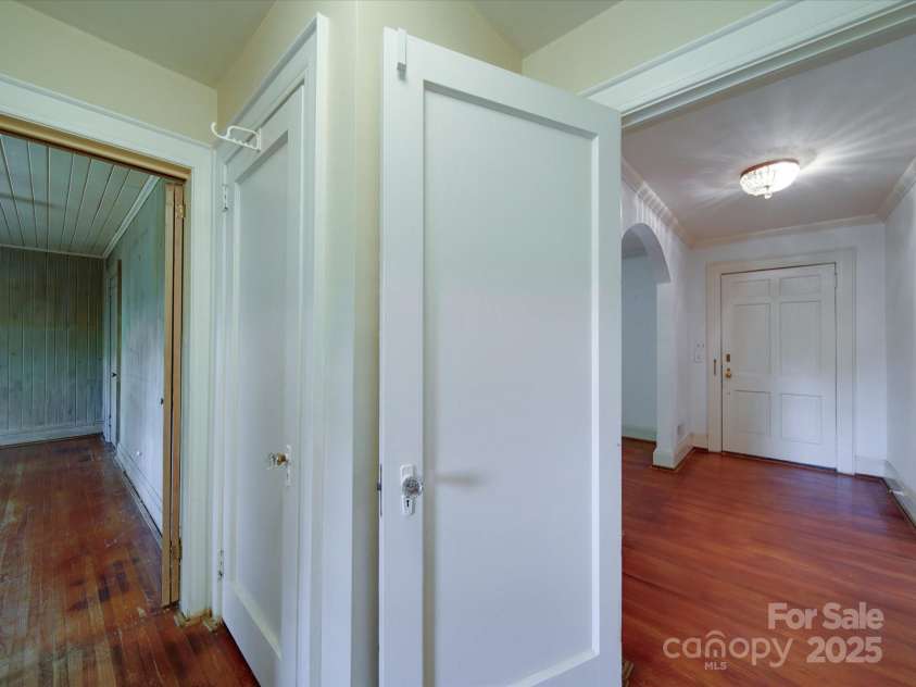2326 Armstrong Circle, Gastonia, NC 28054.  MLS# CAR4243976, YatesRealty ID 6850. 