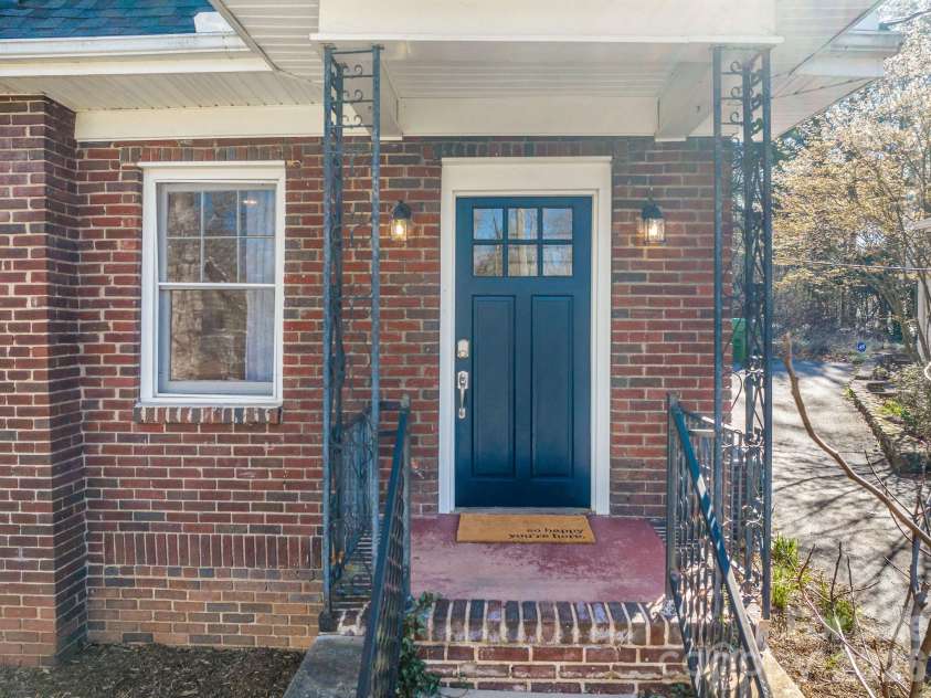 28 Westover Drive, Asheville, NC 28801.  MLS# CAR4357081, YatesRealty ID 6851. Beautiful Front Brick Entryway