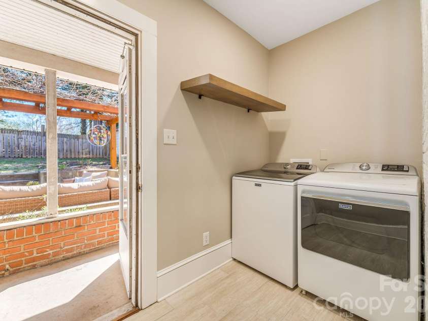 28 Westover Drive, Asheville, NC 28801.  MLS# CAR4357081, YatesRealty ID 6851. Main Level Laundry Room