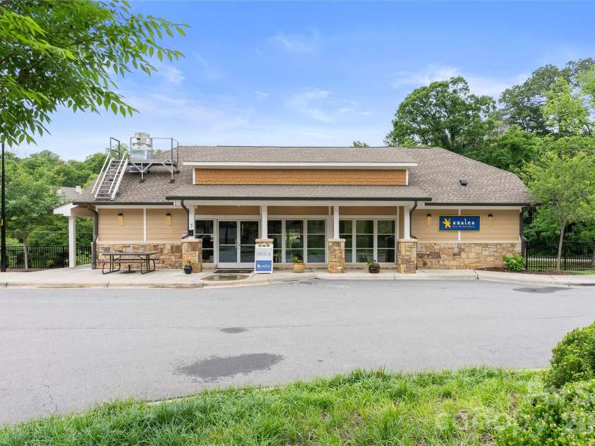 303 Bowling Park Road, Asheville, NC 28803.  MLS# CAR4347729, YatesRealty ID 6853. 