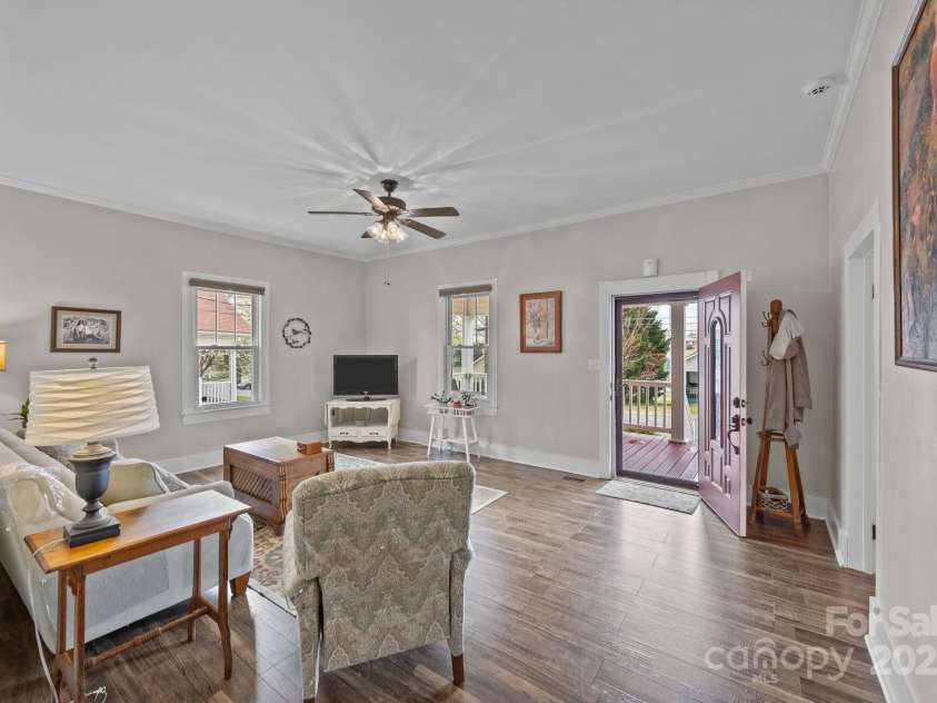 405 3rd Street, Kannapolis, NC 28083.  MLS# CAR4239443, YatesRealty ID 6854. 