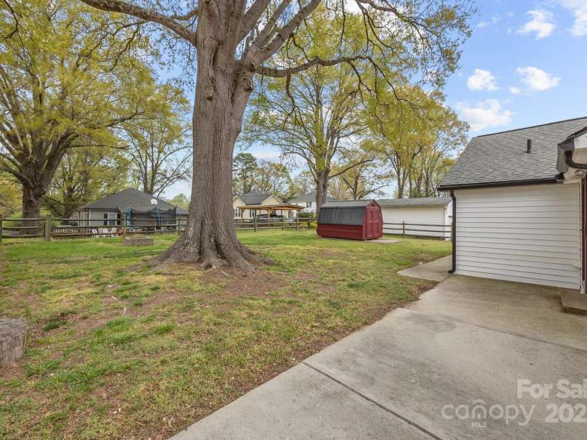 405 3rd Street, Kannapolis, NC 28083.  MLS# CAR4239443, YatesRealty ID 6854. Backyard