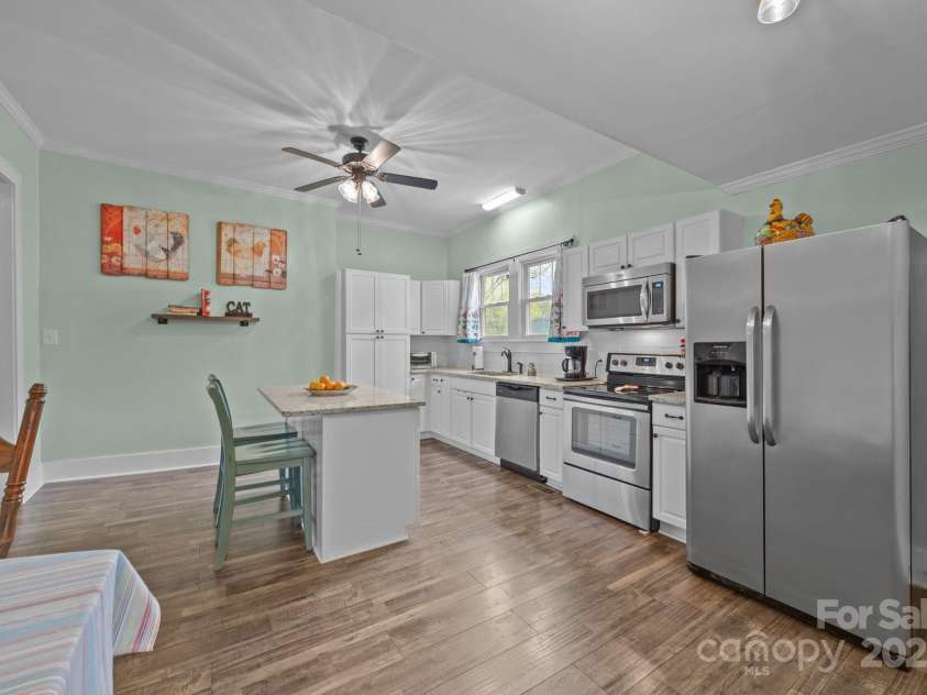 405 3rd Street, Kannapolis, NC 28083.  MLS# CAR4239443, YatesRealty ID 6854. Kitchen with lots of cabinet storage