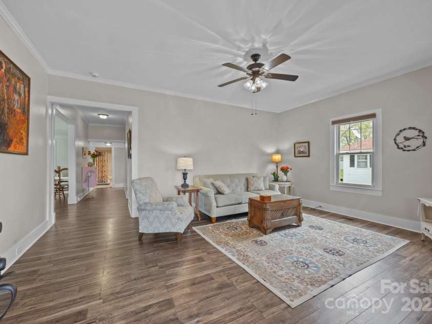 405 3rd Street, Kannapolis, NC 28083.  MLS# CAR4239443, YatesRealty ID 6854. Living Room