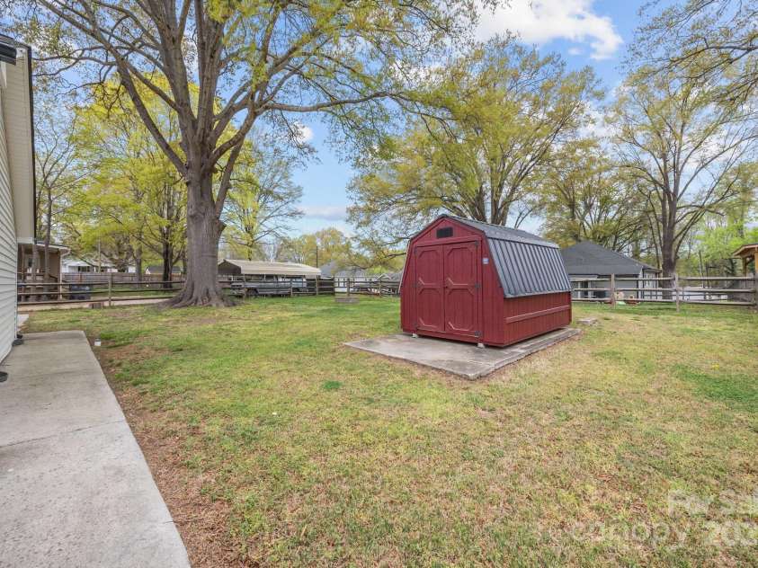 405 3rd Street, Kannapolis, NC 28083.  MLS# CAR4239443, YatesRealty ID 6854. Shed conveys!