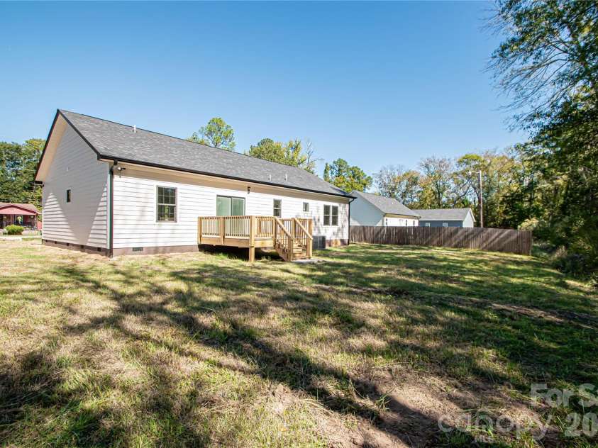 728 Sugar Plum Lane, Chester, SC 29706.  MLS# CAR4312343, YatesRealty ID 6854. 