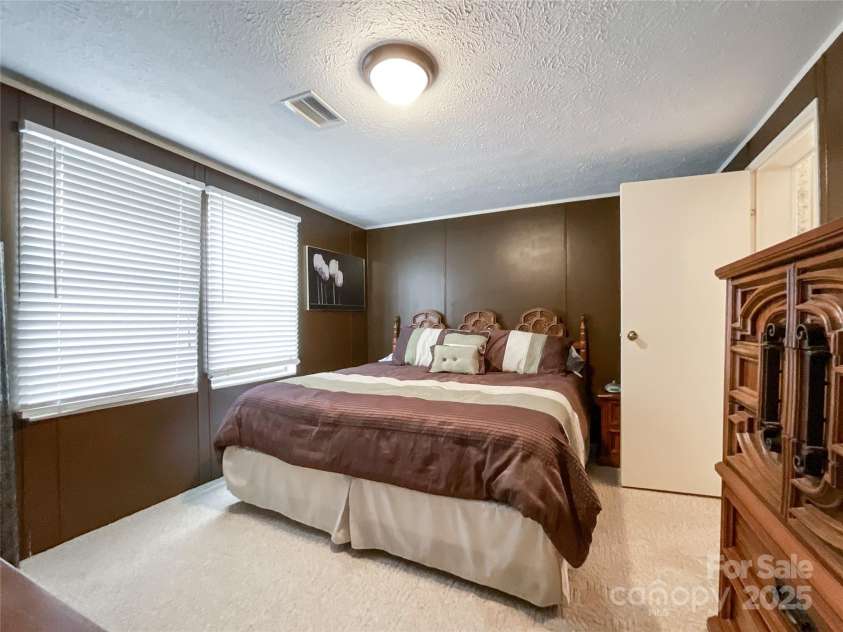 2329 Dolan Lane, Liberty Hill, SC 29074.  MLS# CAR4220837, YatesRealty ID 6855. 