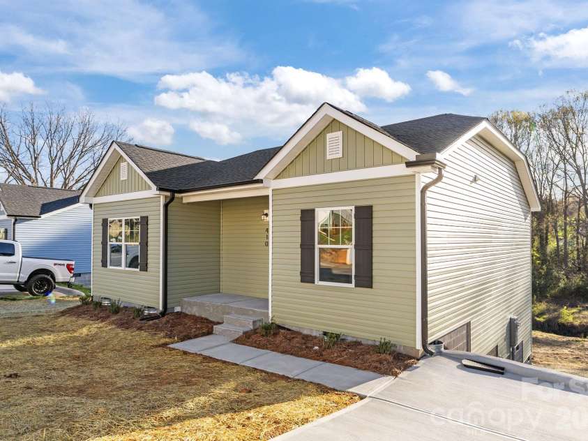 410 Hill Street, Gastonia, NC 28052.  MLS# CAR4357026, YatesRealty ID 6855. 