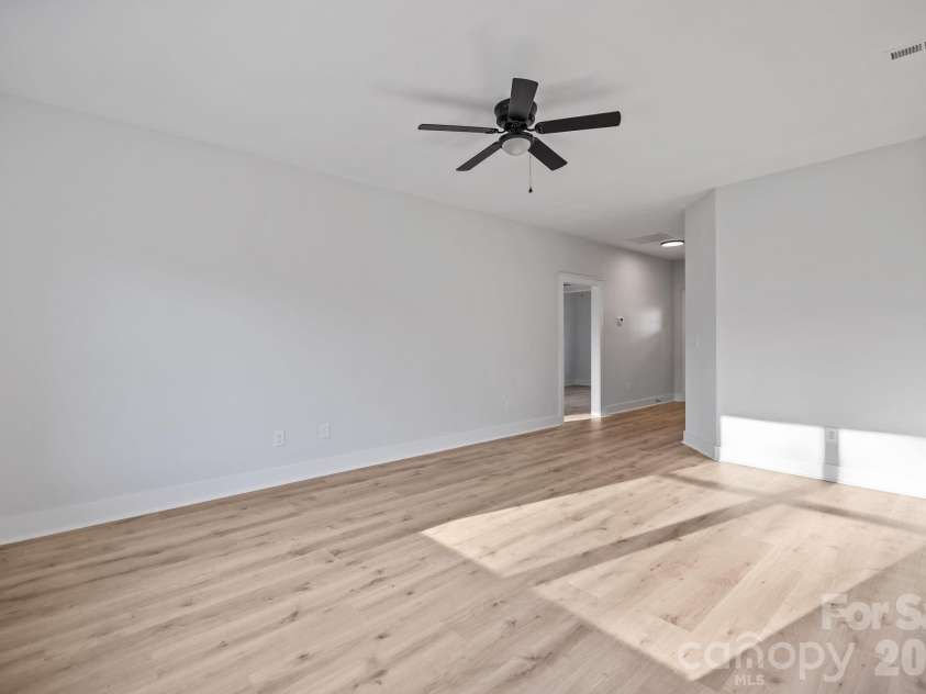 410 Hill Street, Gastonia, NC 28052.  MLS# CAR4357026, YatesRealty ID 6855. 