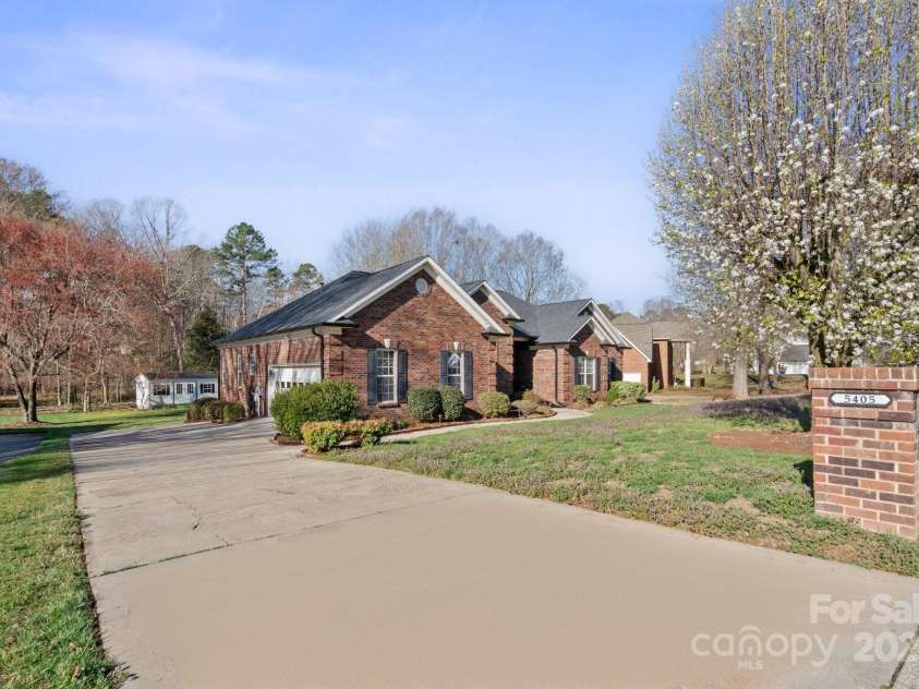 5405 Berrywood Lane, Monroe, NC 28110.  MLS# CAR4234816, YatesRealty ID 6856. 