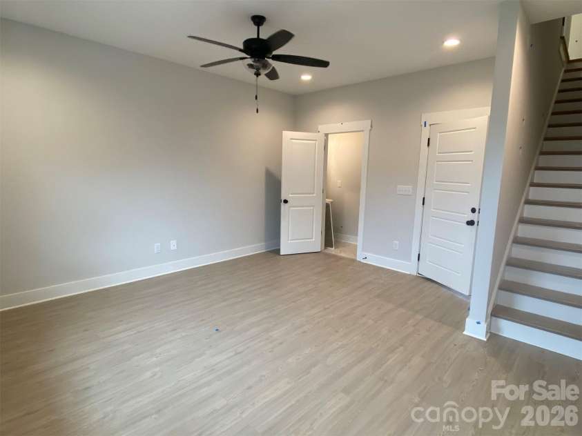 934 Callahan Street, Charlotte, NC 28206.  MLS# CAR4209050, YatesRealty ID 6858. 1st Floor Flex Room