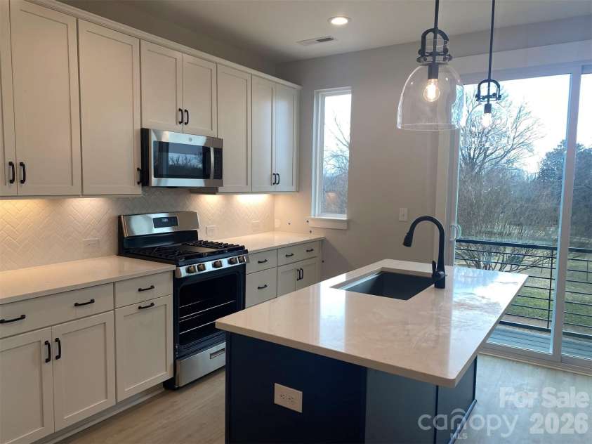 934 Callahan Street, Charlotte, NC 28206.  MLS# CAR4209050, YatesRealty ID 6858. Kitchen