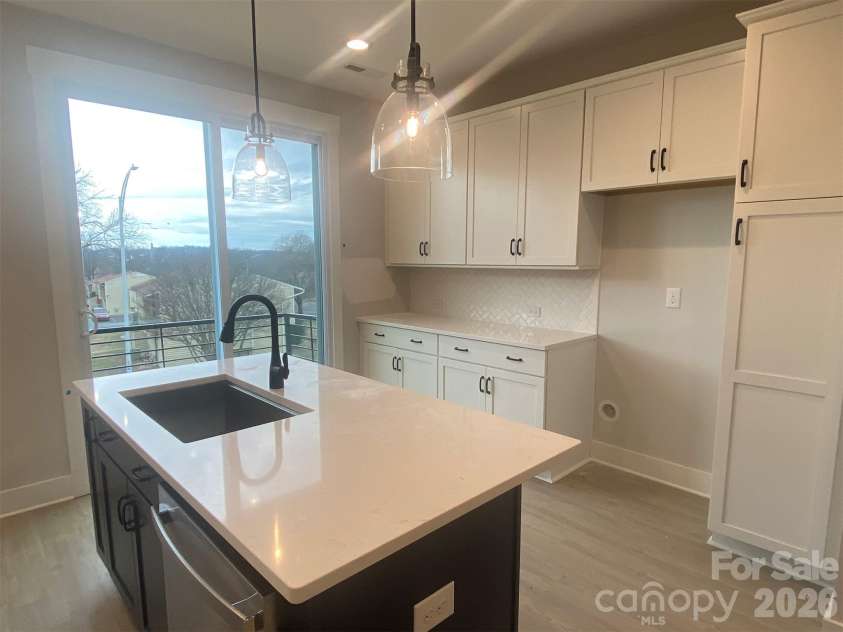 934 Callahan Street, Charlotte, NC 28206.  MLS# CAR4209050, YatesRealty ID 6858. Kitchen