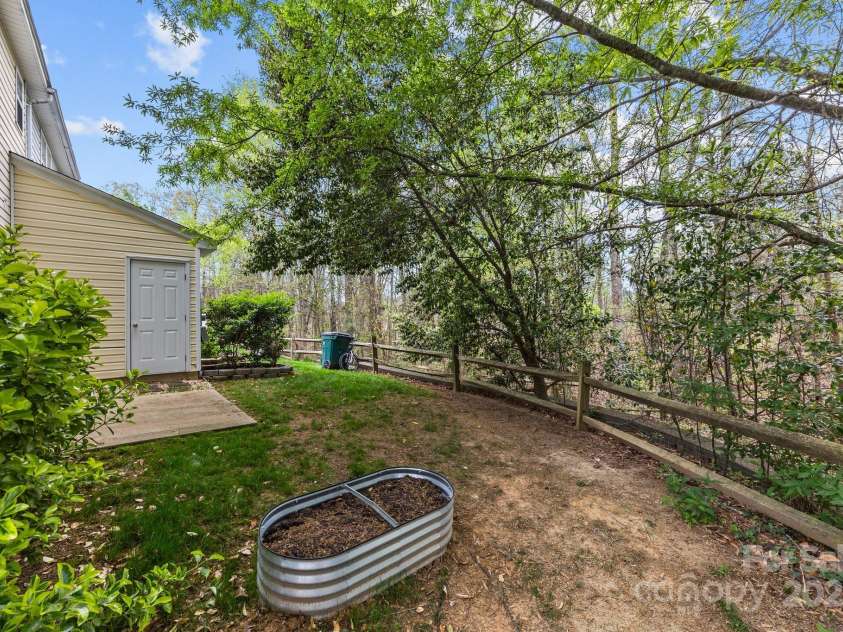 8230 Rudolph Road, Charlotte, NC 28216.  MLS# CAR4241001, YatesRealty ID 6859. 