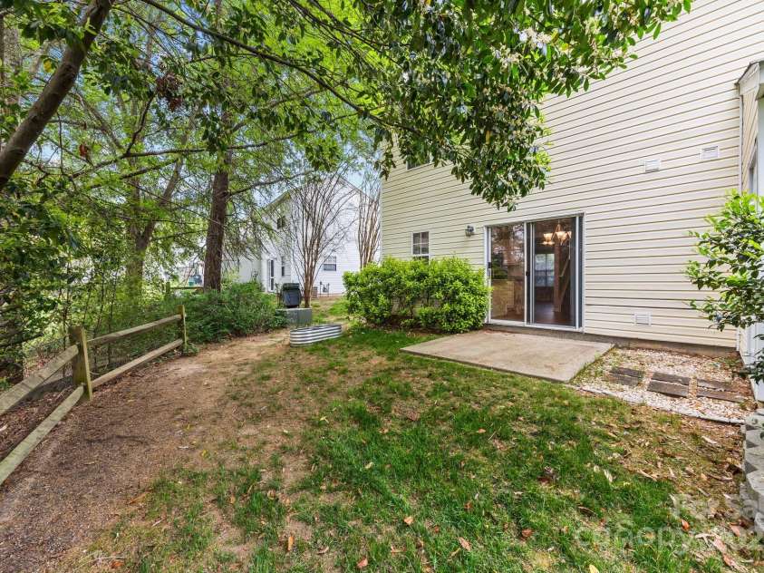 8230 Rudolph Road, Charlotte, NC 28216.  MLS# CAR4241001, YatesRealty ID 6859. 