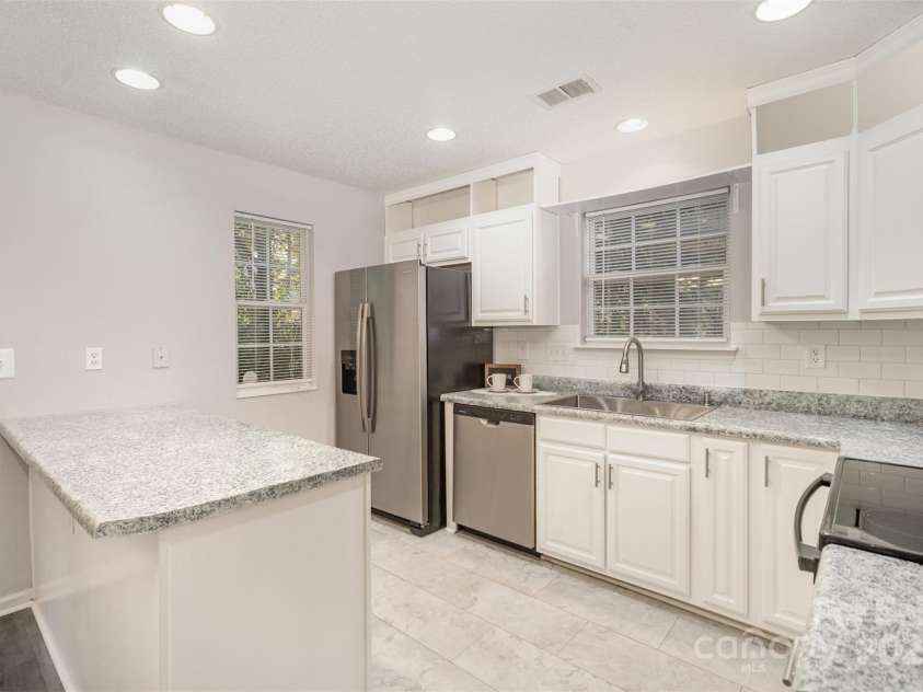 8230 Rudolph Road, Charlotte, NC 28216.  MLS# CAR4319455, YatesRealty ID 6859. Kitchen