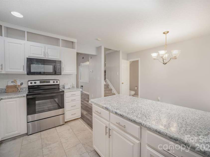 8230 Rudolph Road, Charlotte, NC 28216.  MLS# CAR4319455, YatesRealty ID 6859. Kitchen