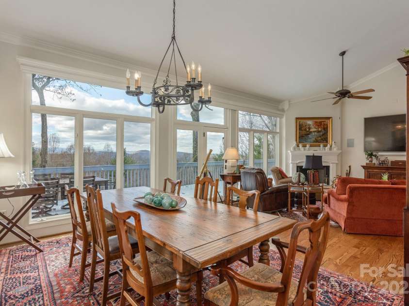 135 POPLAR Loop, Flat Rock, NC 28731.  MLS# CAR4278408, YatesRealty ID 686. 