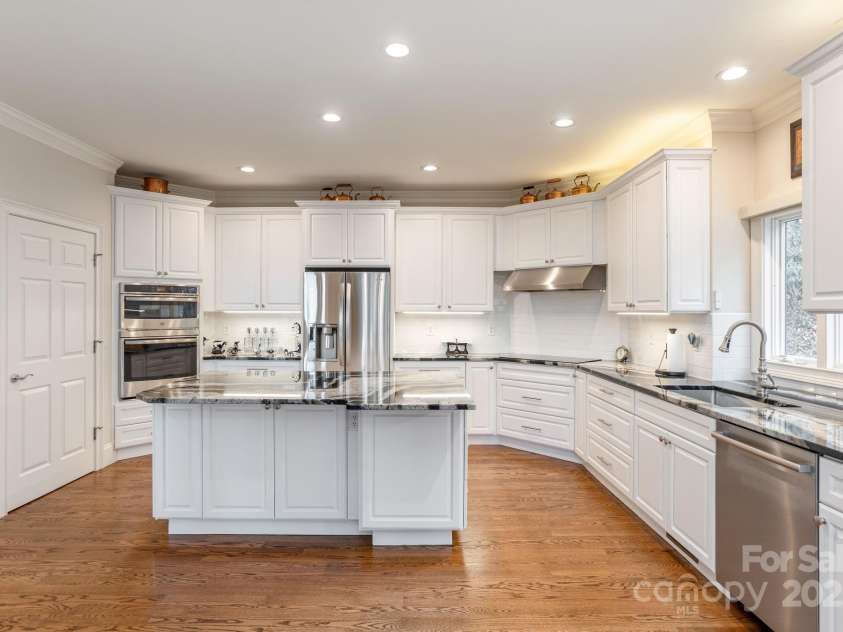 135 POPLAR Loop, Flat Rock, NC 28731.  MLS# CAR4278408, YatesRealty ID 686. 