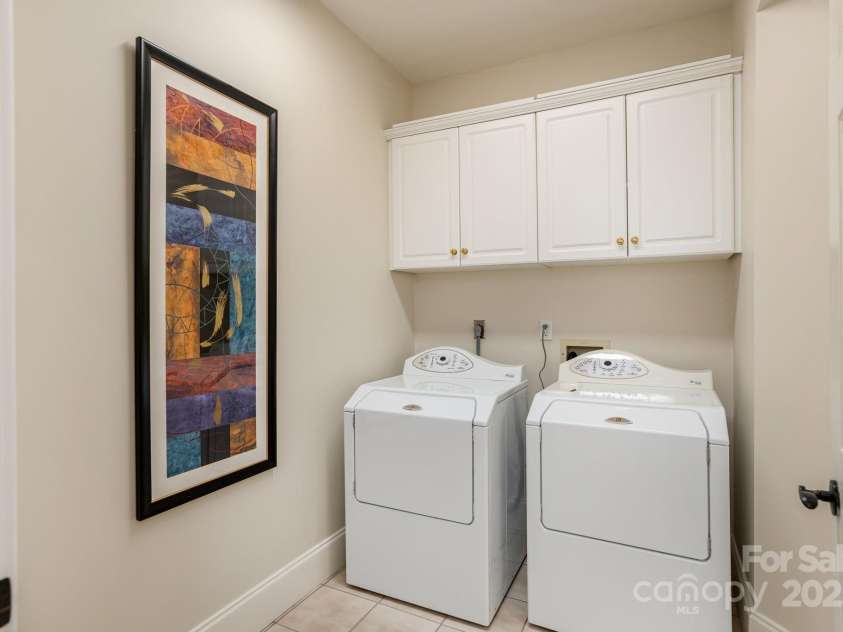 135 POPLAR Loop, Flat Rock, NC 28731.  MLS# CAR4278408, YatesRealty ID 686. 