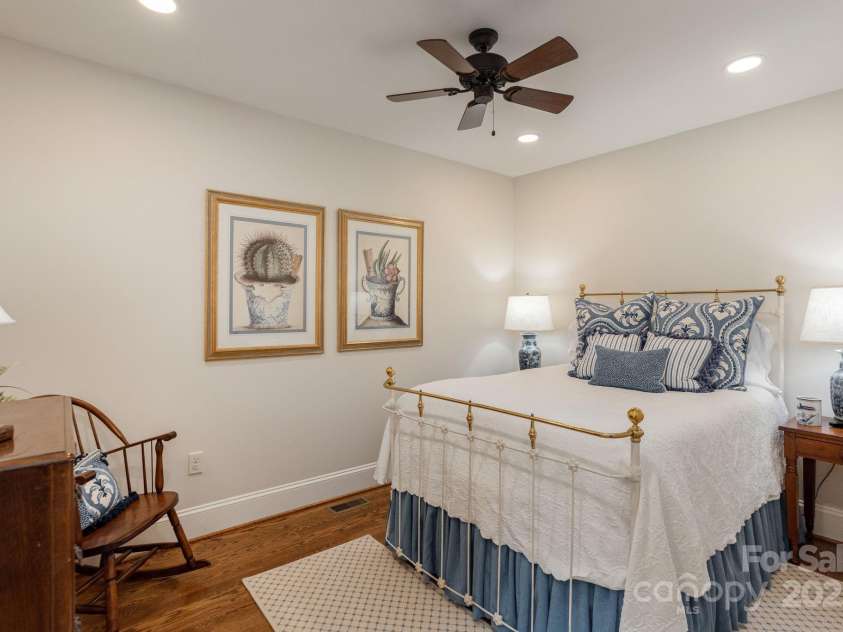 135 POPLAR Loop, Flat Rock, NC 28731.  MLS# CAR4278408, YatesRealty ID 686. 