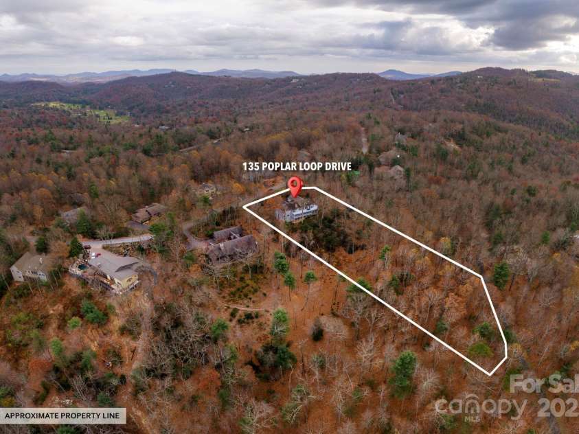 135 POPLAR Loop, Flat Rock, NC 28731.  MLS# CAR4278408, YatesRealty ID 686. 